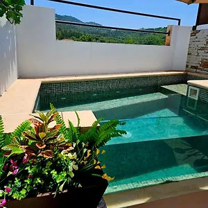 La Casa Junto Al Sendero Del Río Сasa de vacaciones